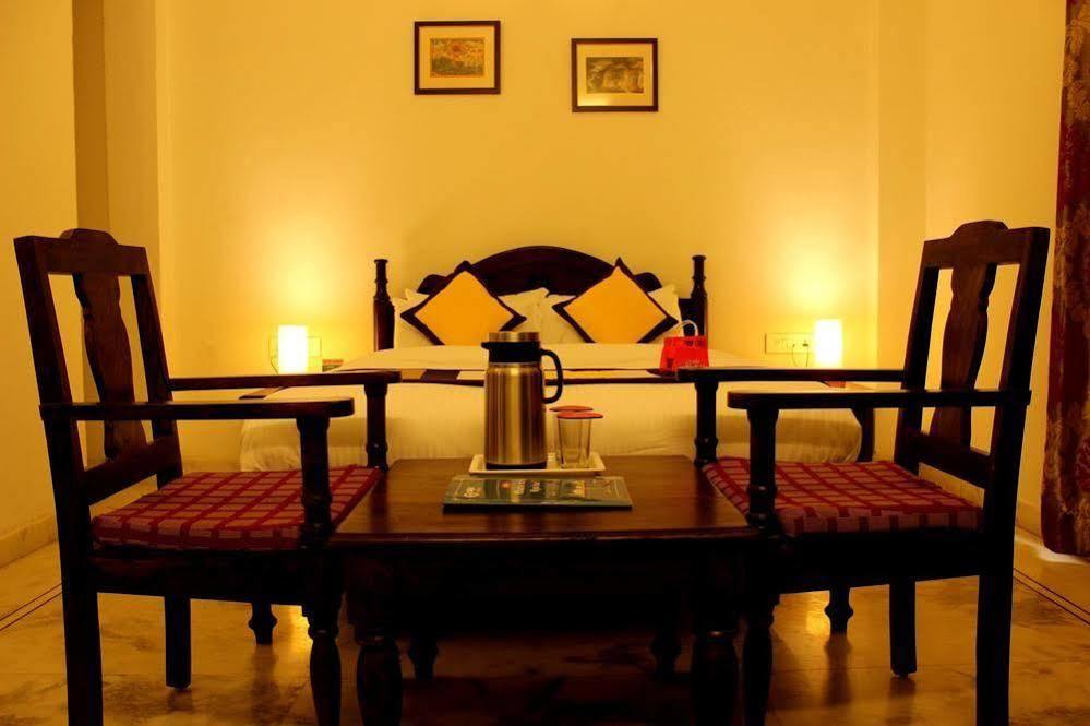 Oyo 1159 Hotel Chandra Prakash Udaipur Dış mekan fotoğraf